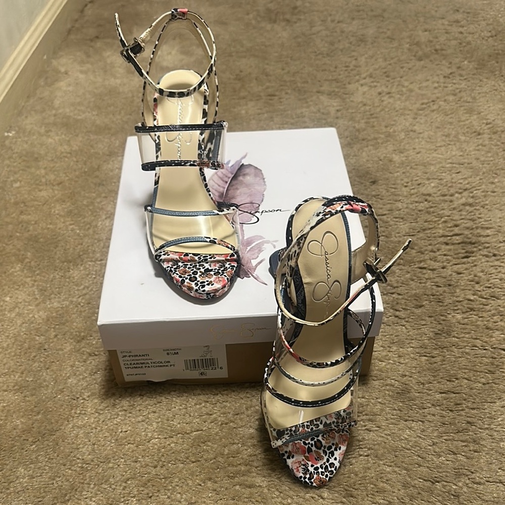 Jessica Simpson Black and White Heels with Elegant Design